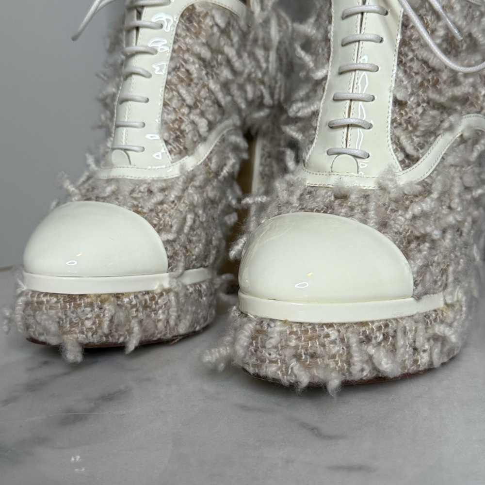Chanel CC Cream Furry Patent Lace Up Cap Toe Block Heel Oxford - Picture 14 of 14